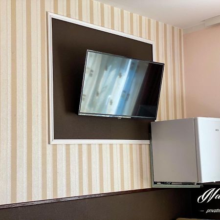 Smjestaj Natalija Hotel โอซีเยก ภายนอก รูปภาพ