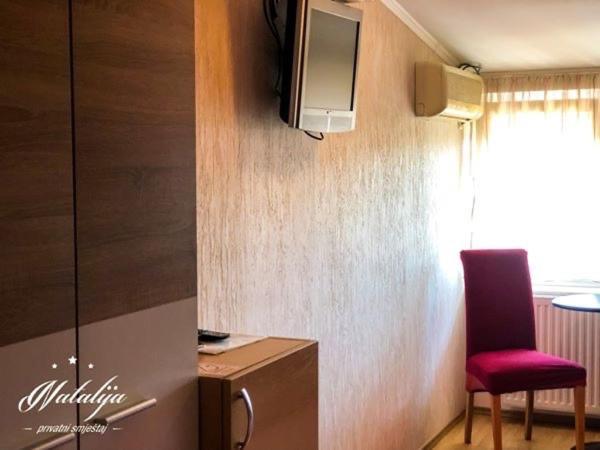 Smjestaj Natalija Hotel โอซีเยก ภายนอก รูปภาพ