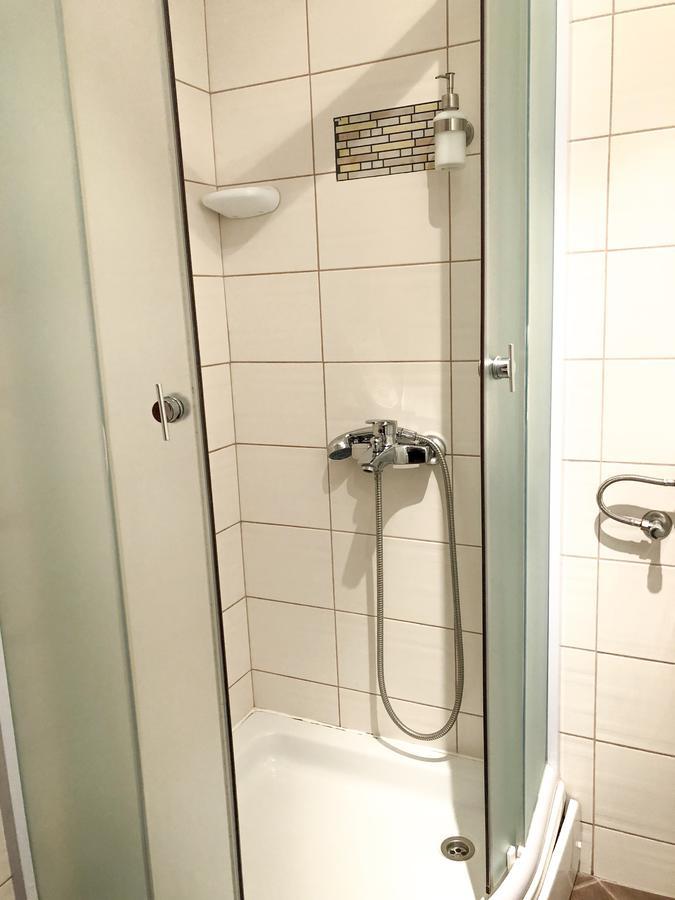 Smjestaj Natalija Hotel โอซีเยก ภายนอก รูปภาพ